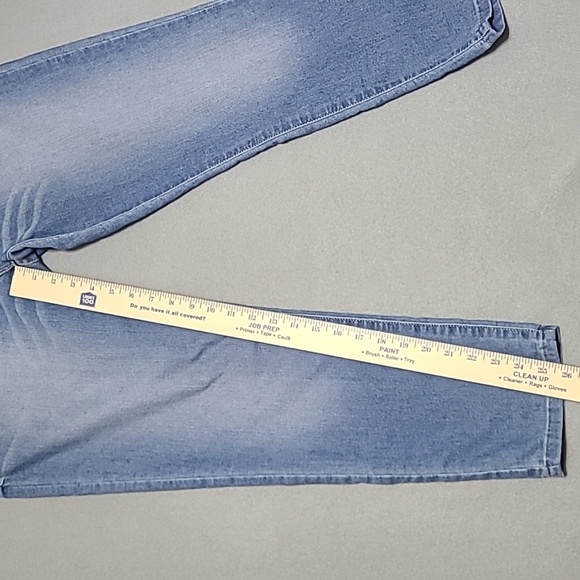 Guess Los Angeles Women's Straight Leg Light Washed Jeans - Size 29x24 - Picture 11 of 14